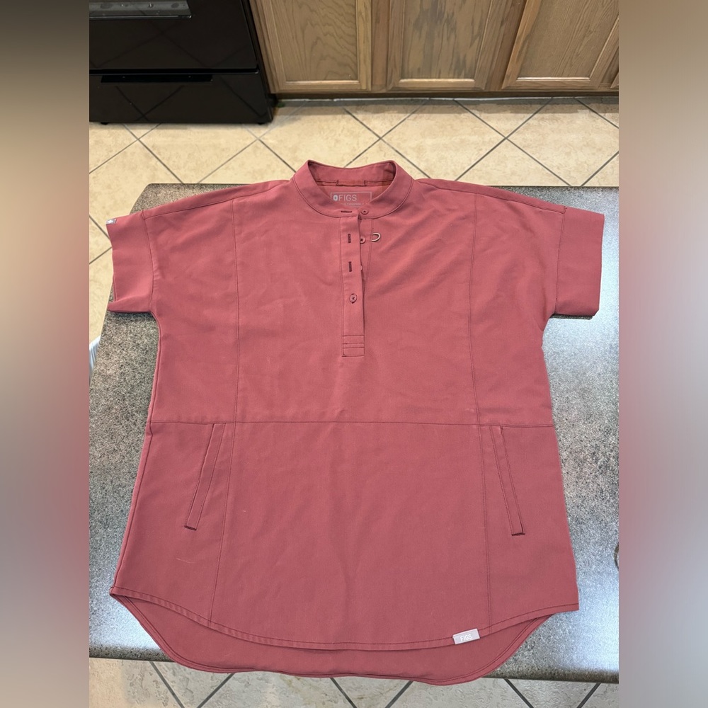 Figs Cherry Scrub top 🍒